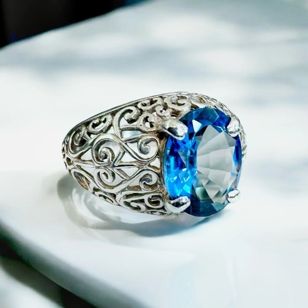 Estate London Blue Topaz Sterling Silver Ring (8.75)